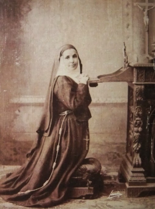 santa-angela-de-la-cruz